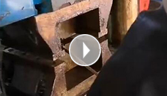 辰力公司鋼絲繩壓套機(jī)操作簡(jiǎn)單，容易上手，看美女操作的多專(zhuān)業(yè)